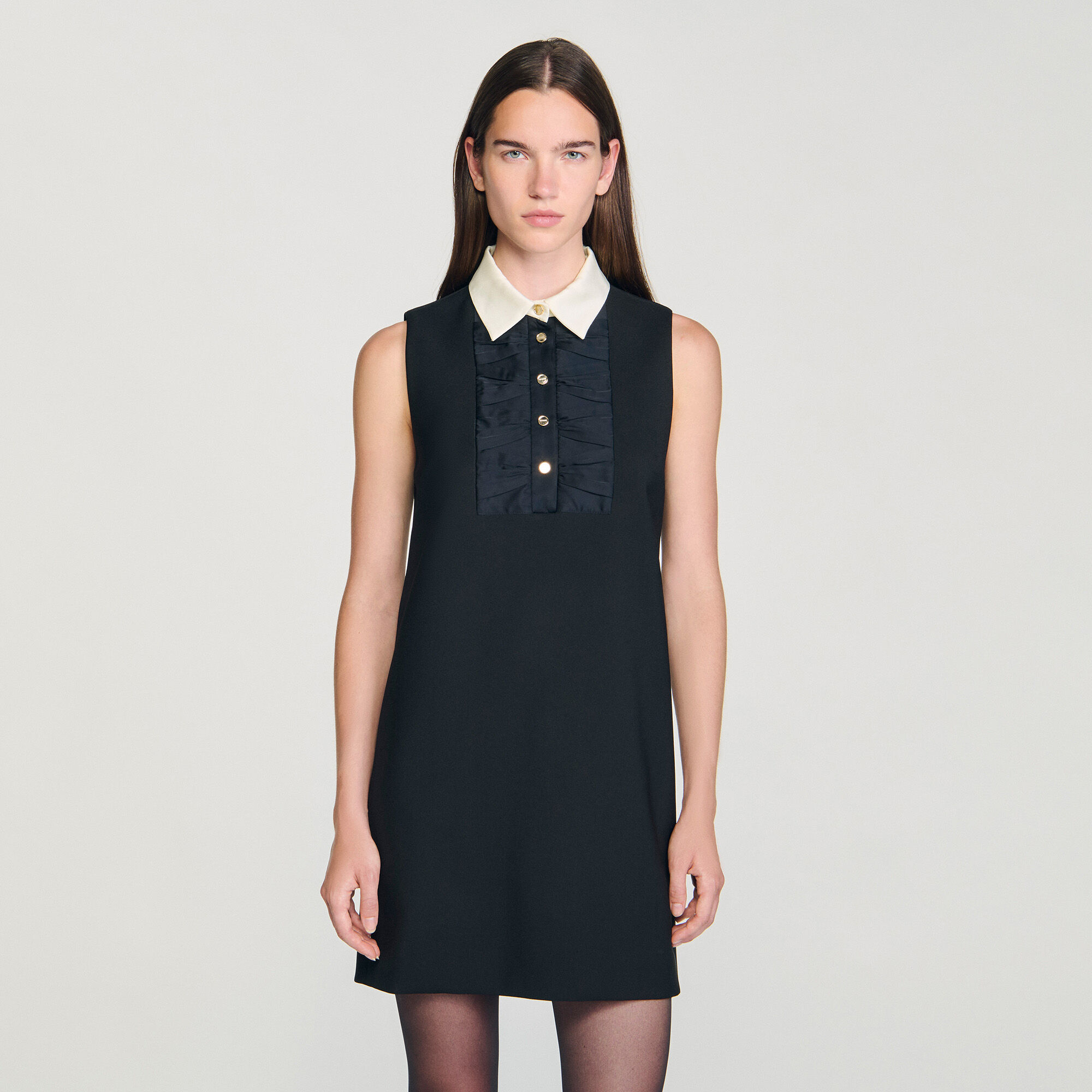 Minidress med kontrastkrage