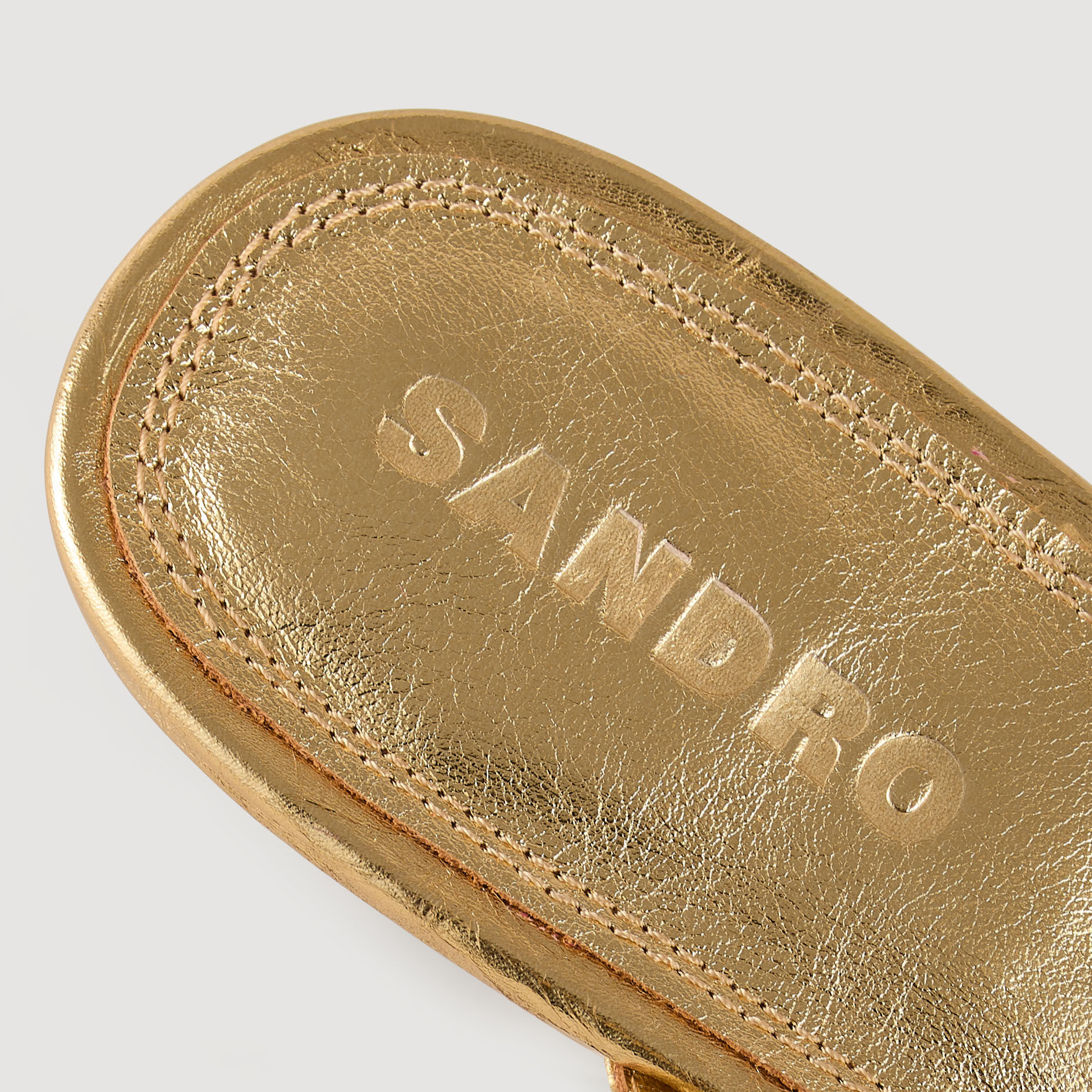 Sandaler med remmar