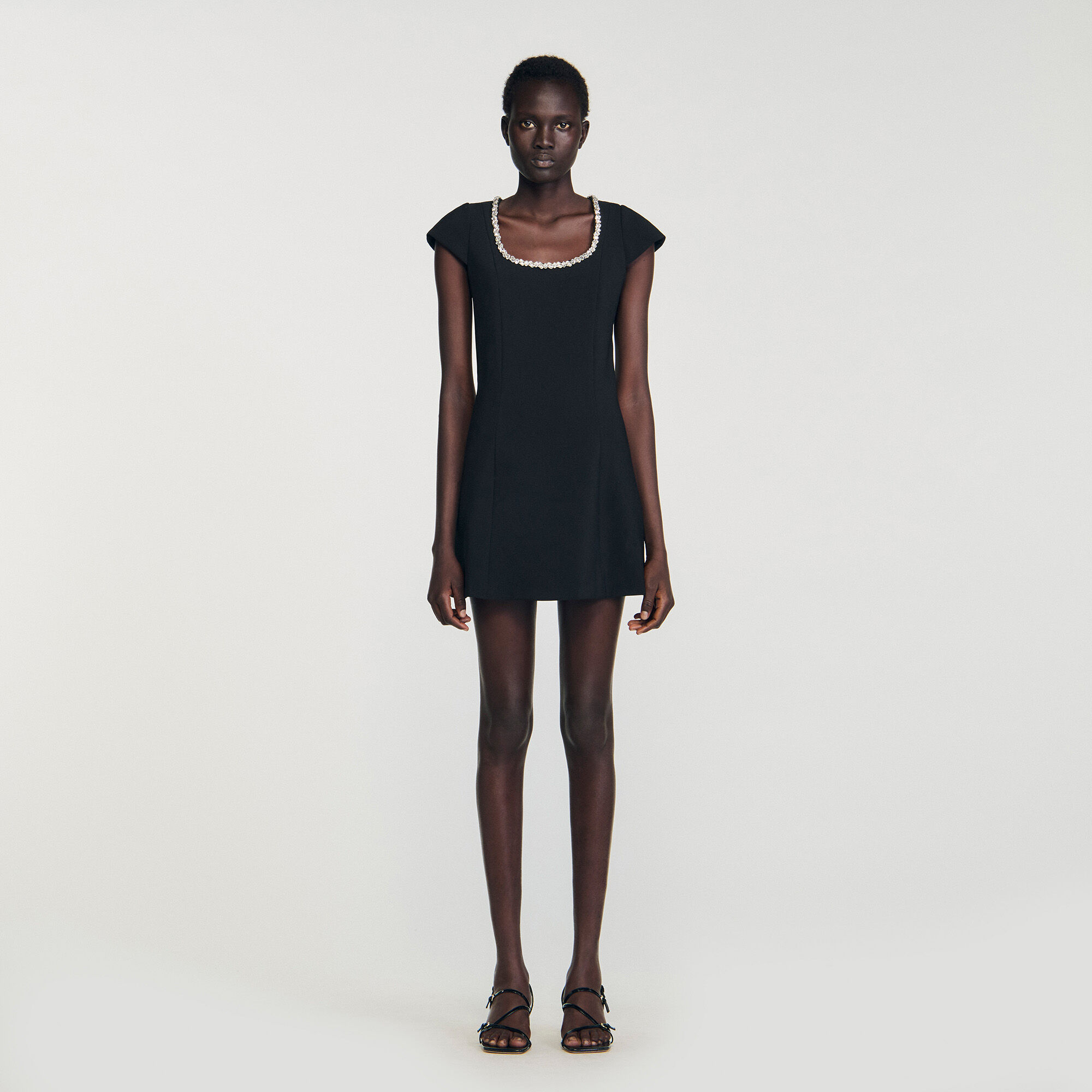 Minidress med strasskragen