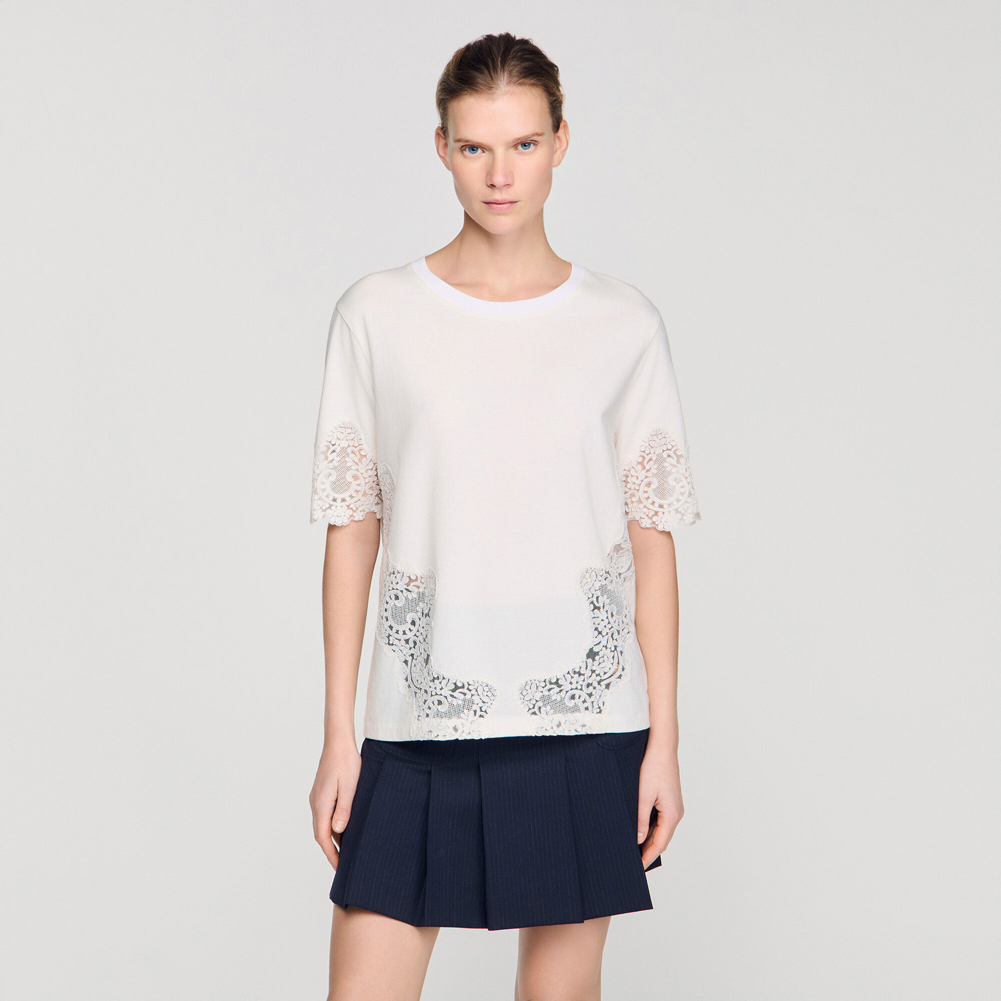 Cottont-shirt med gott detalj