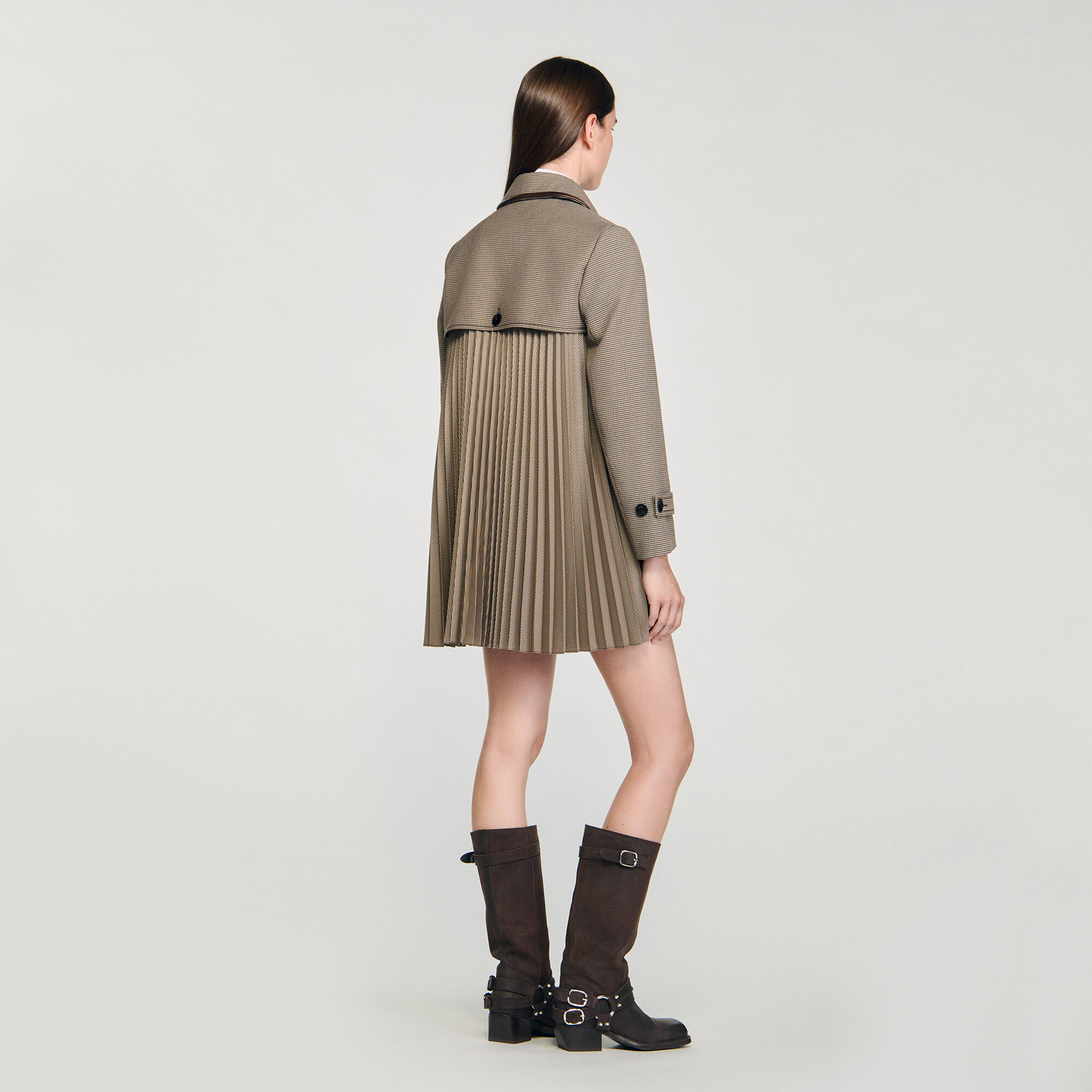 Houndstooth-trench
