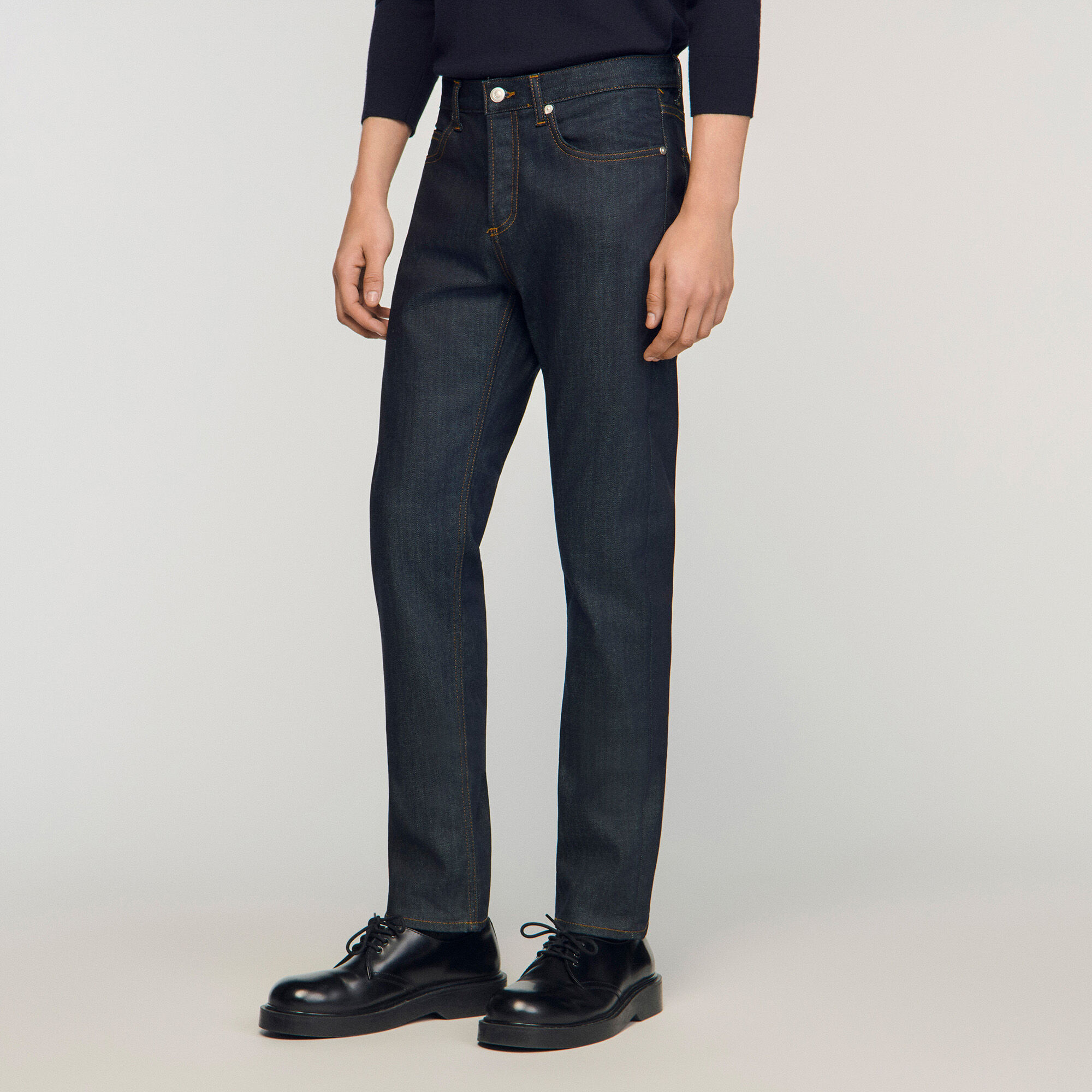 Rå, slankformade jeans