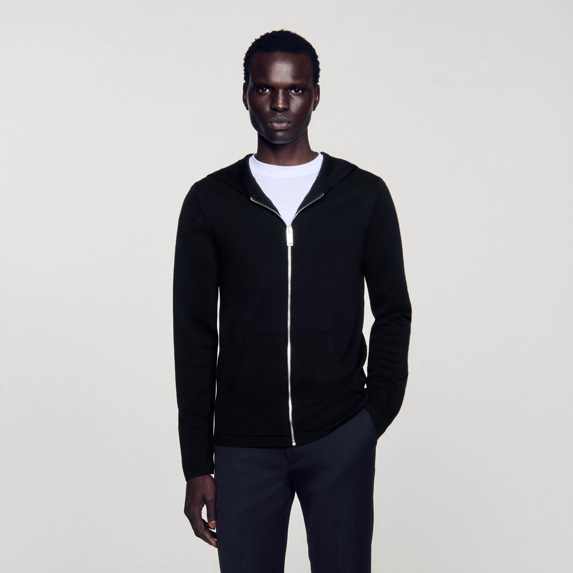 Dragspänd cardigan med huvud