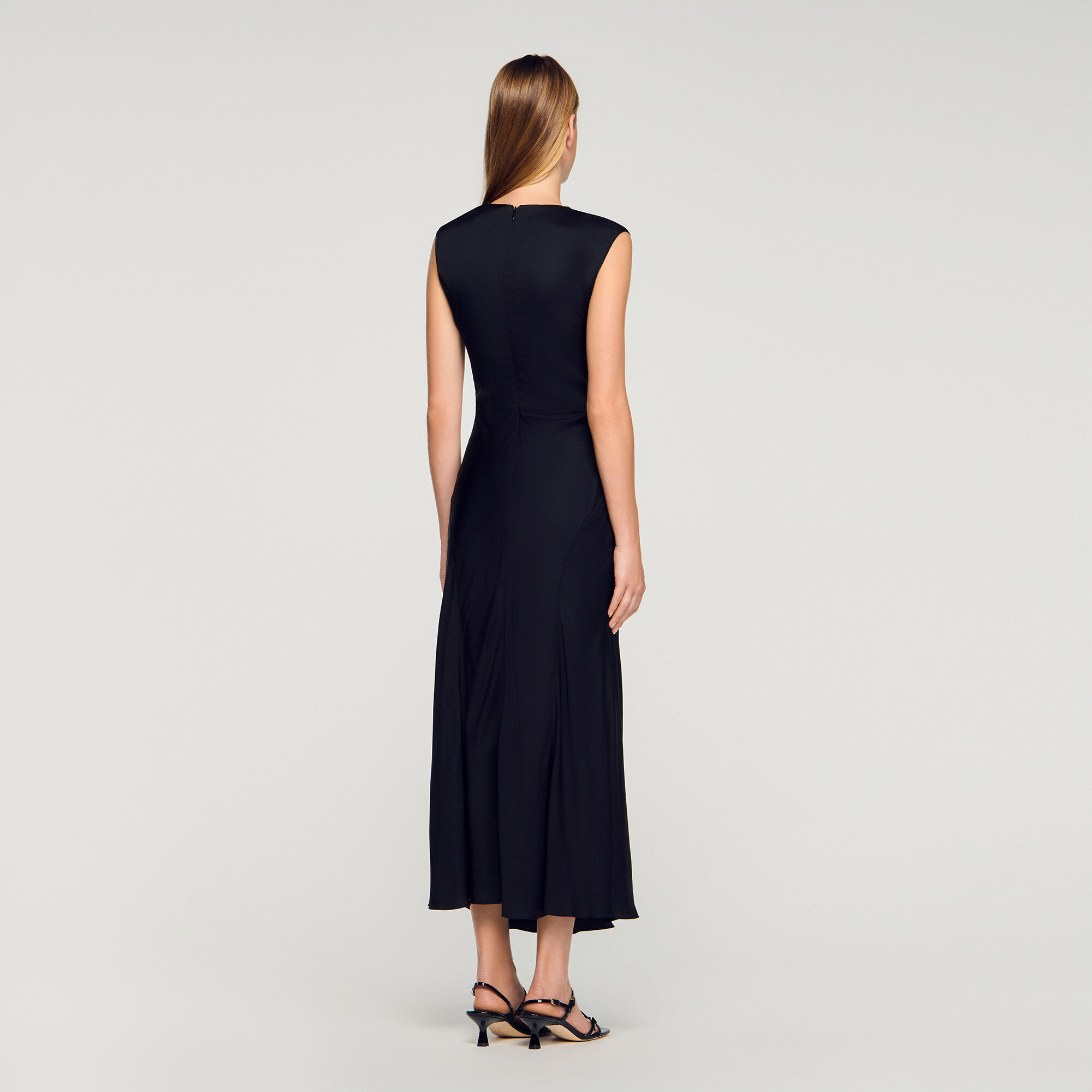 Satinmaxidress med strass