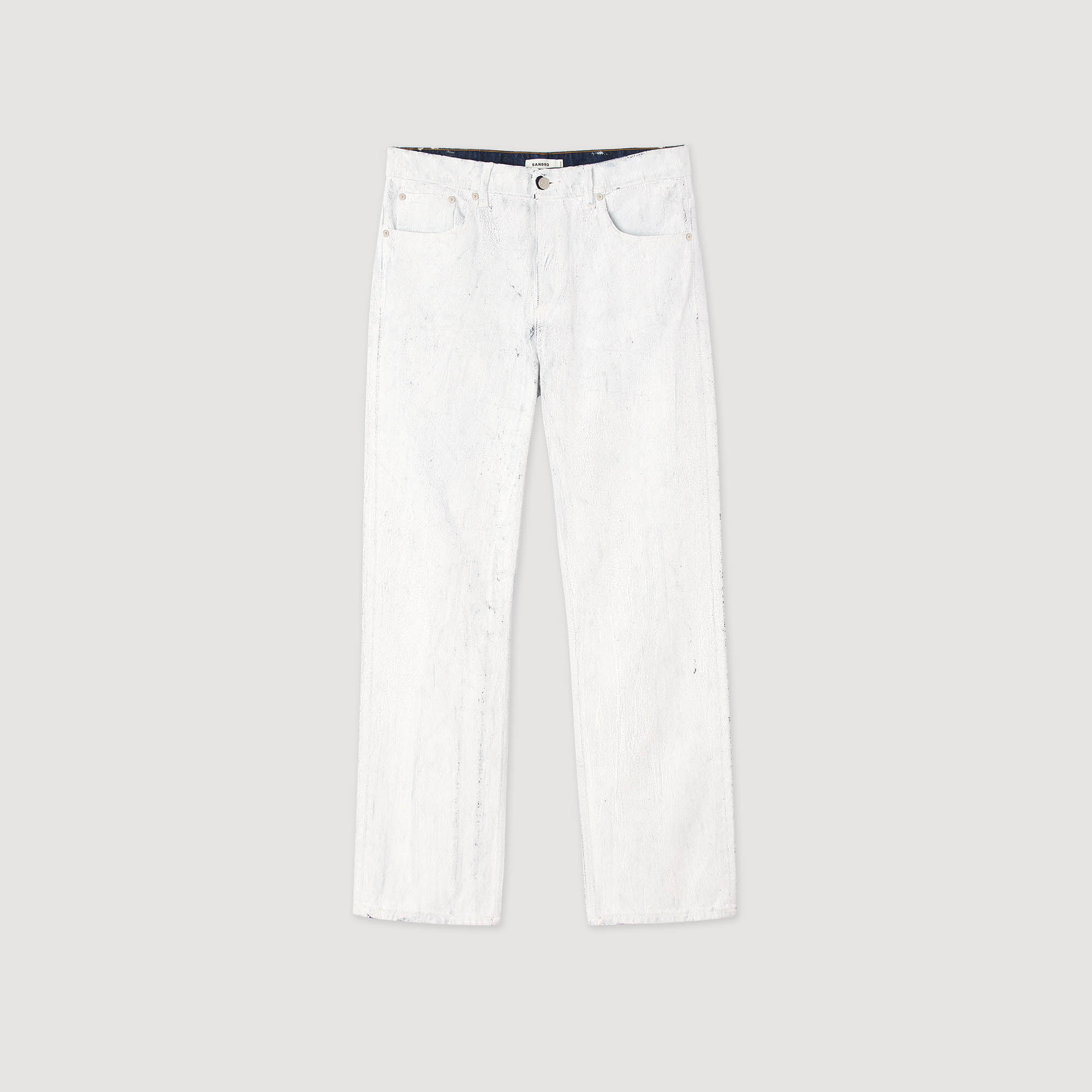 Vanliga jeans med sprickeffekt