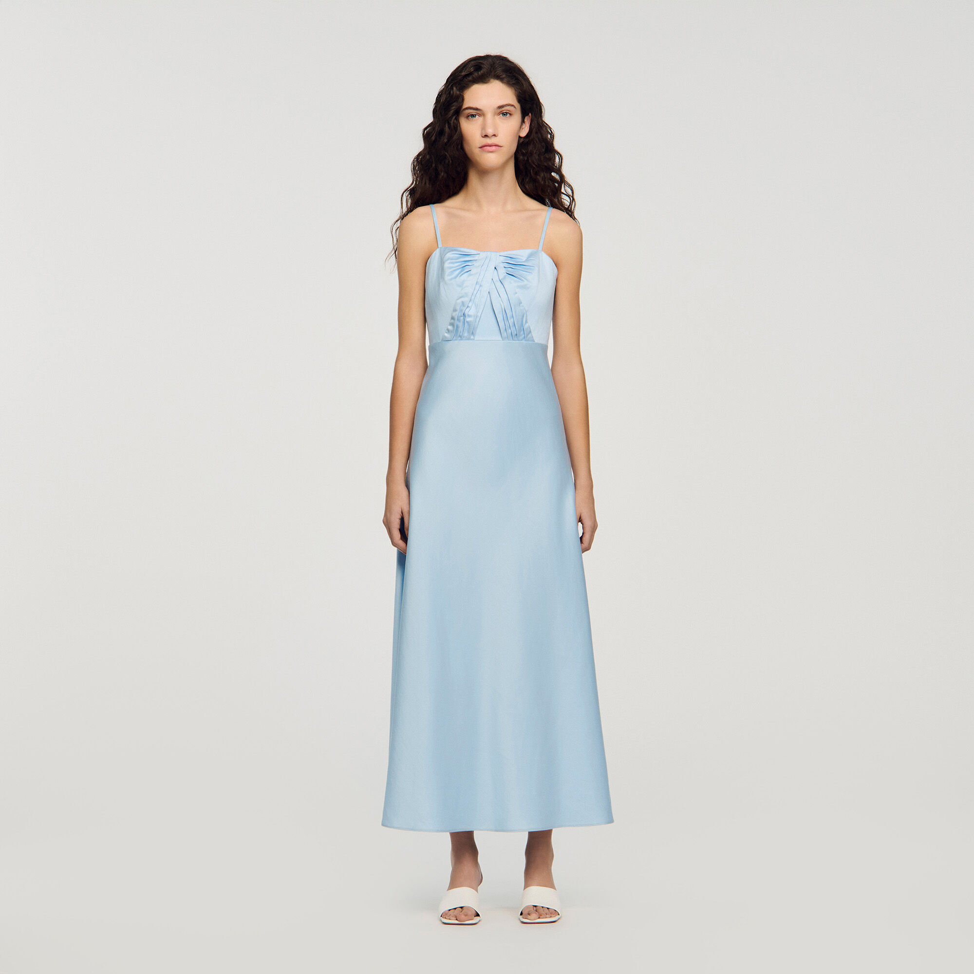 Maxidress med satinväv