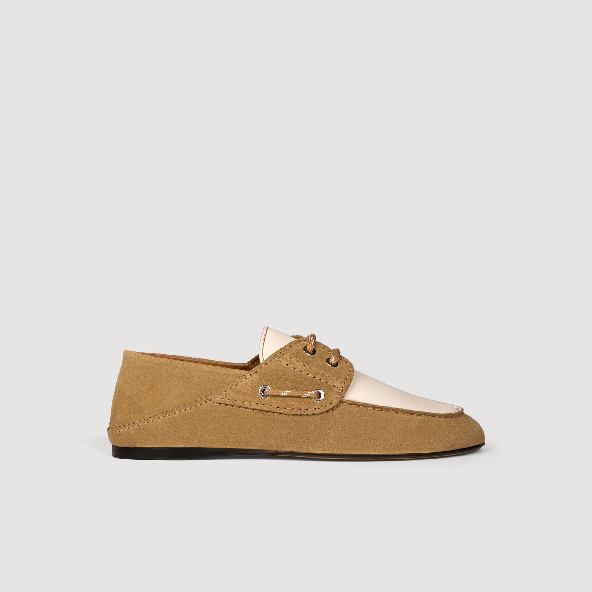 Suede-boatshoes