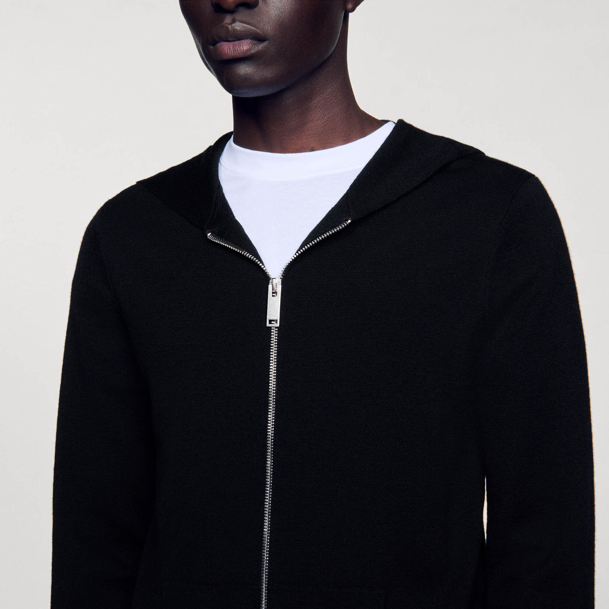 Dragspänd cardigan med huvud