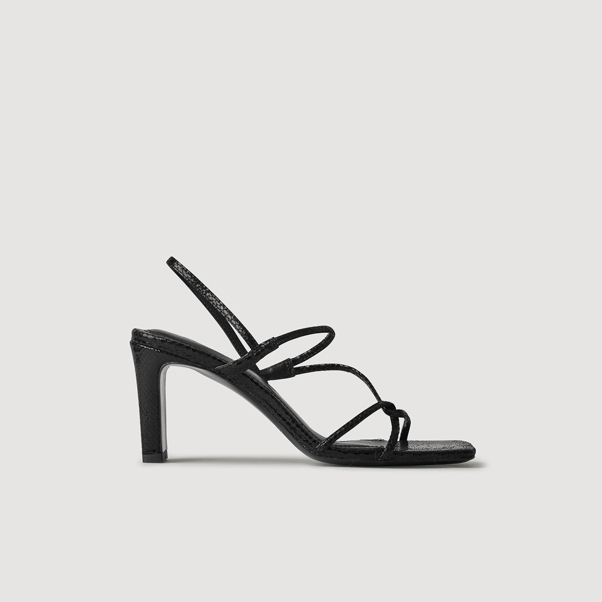 Sandaler med smala remmar