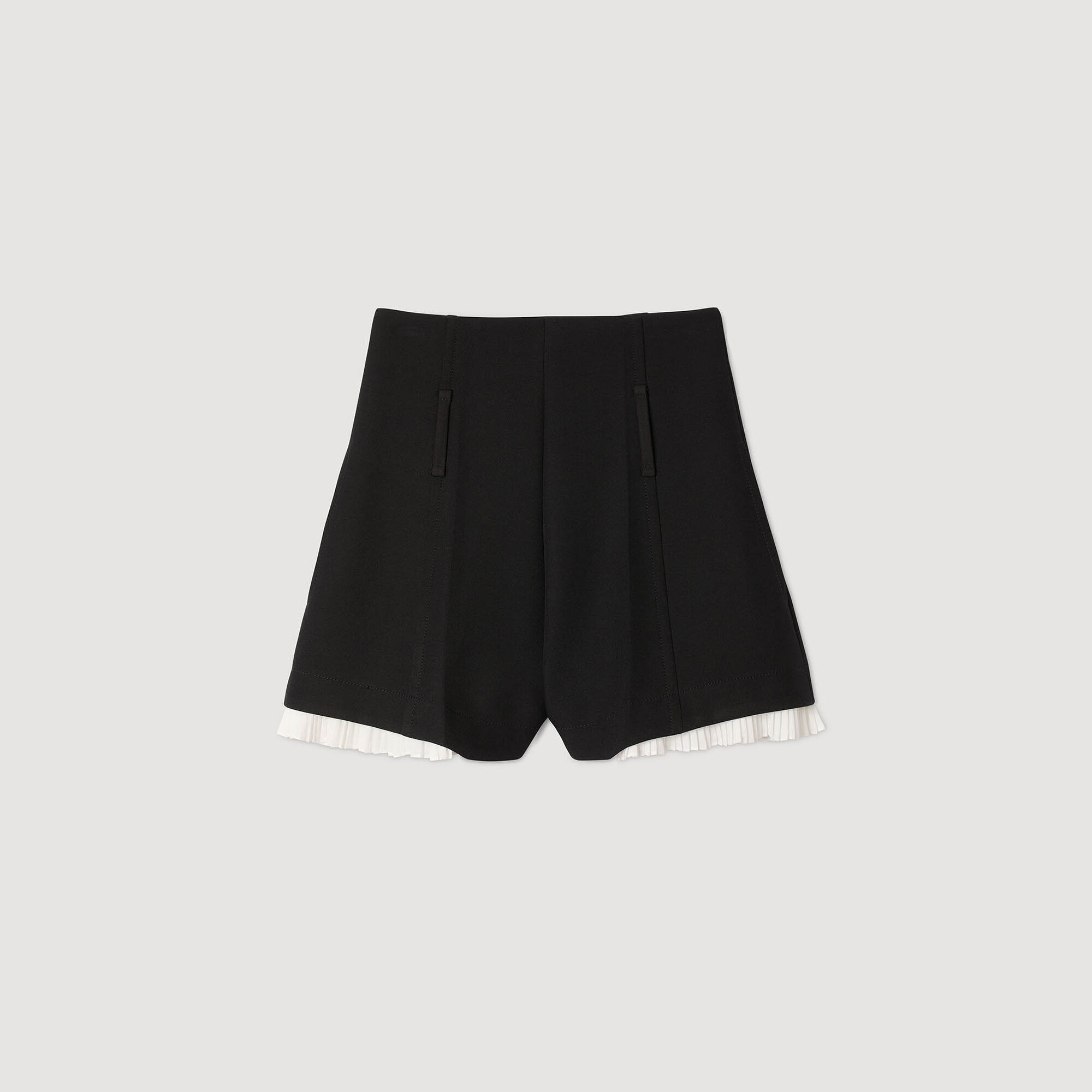 Skärpta vikade shorts