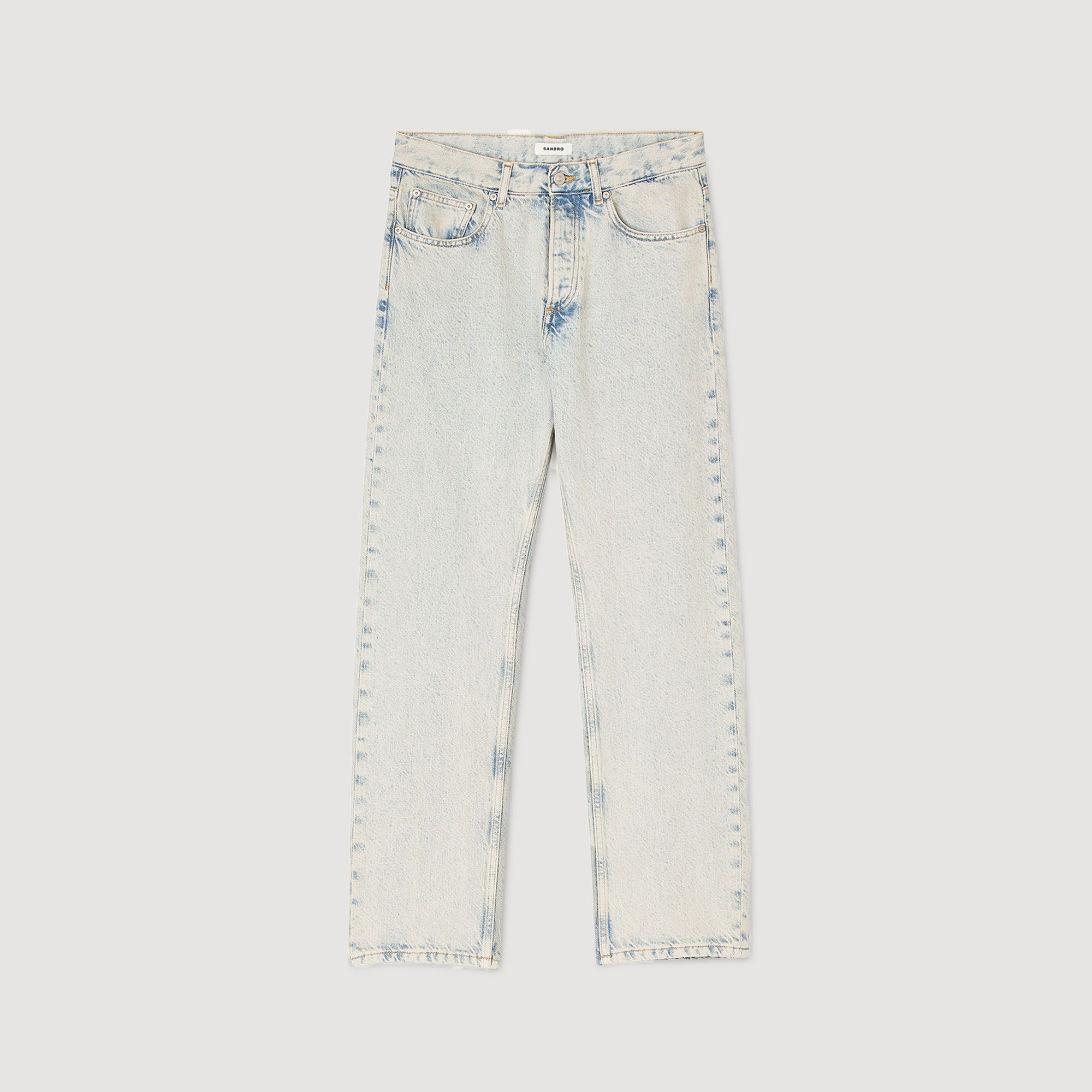 Vanliga blekta jeans