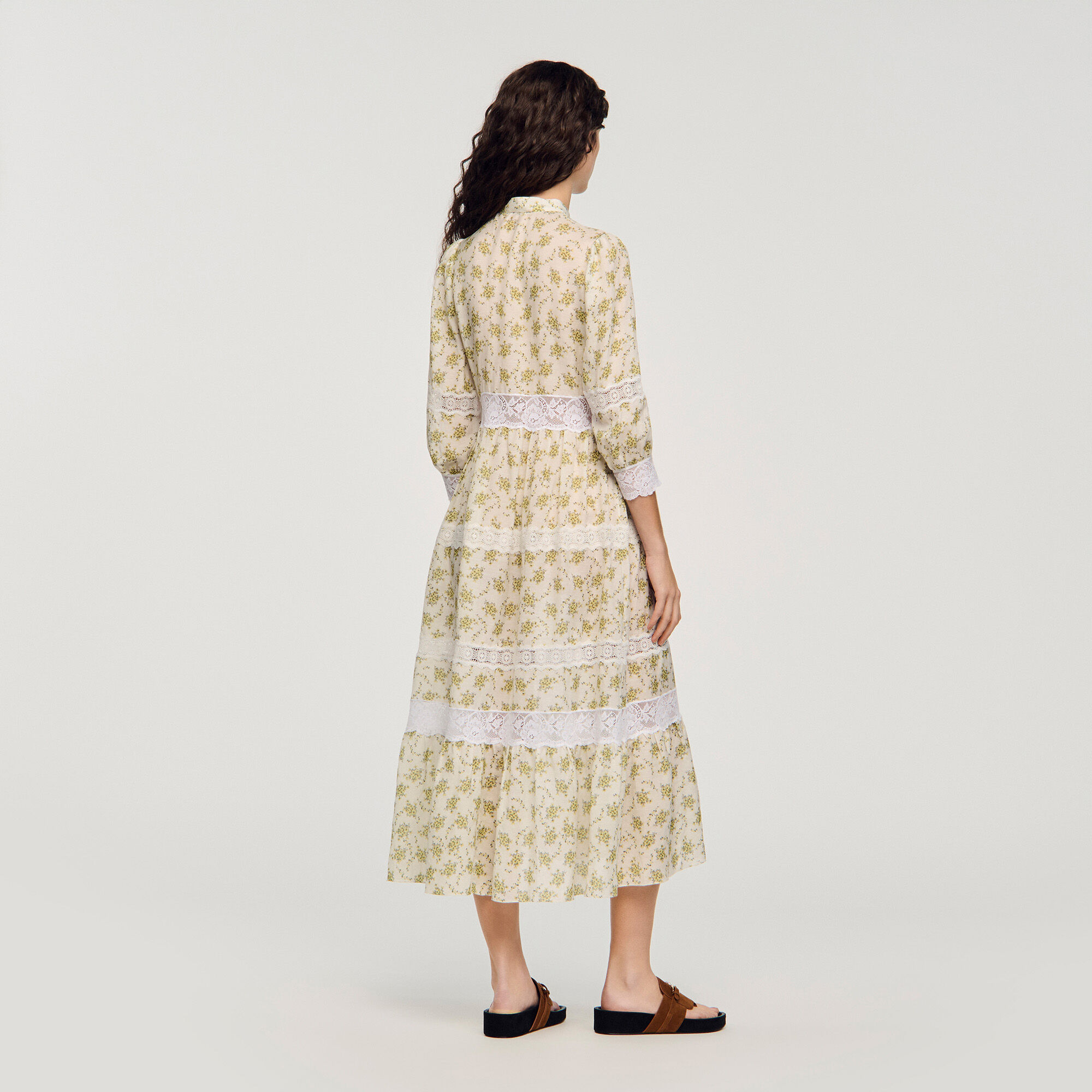 Blomstermönstrad kantmiddeldress