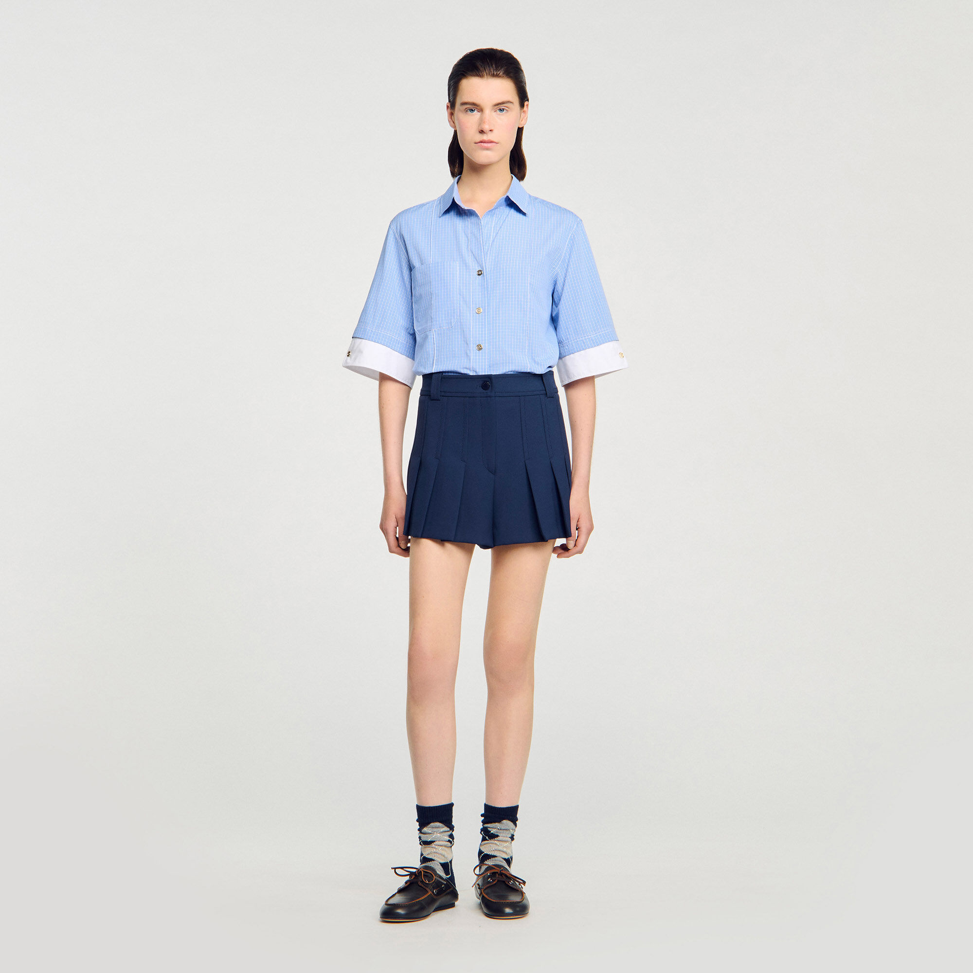 Skärpta vikade shorts